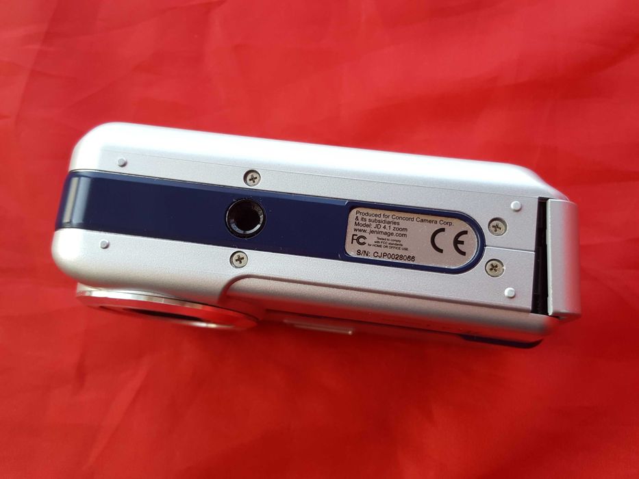 Фотоапарат Jenoptik JD 4.1 zoom цифровой
