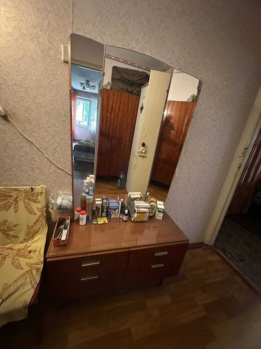 Віддам безкоштовно меблі