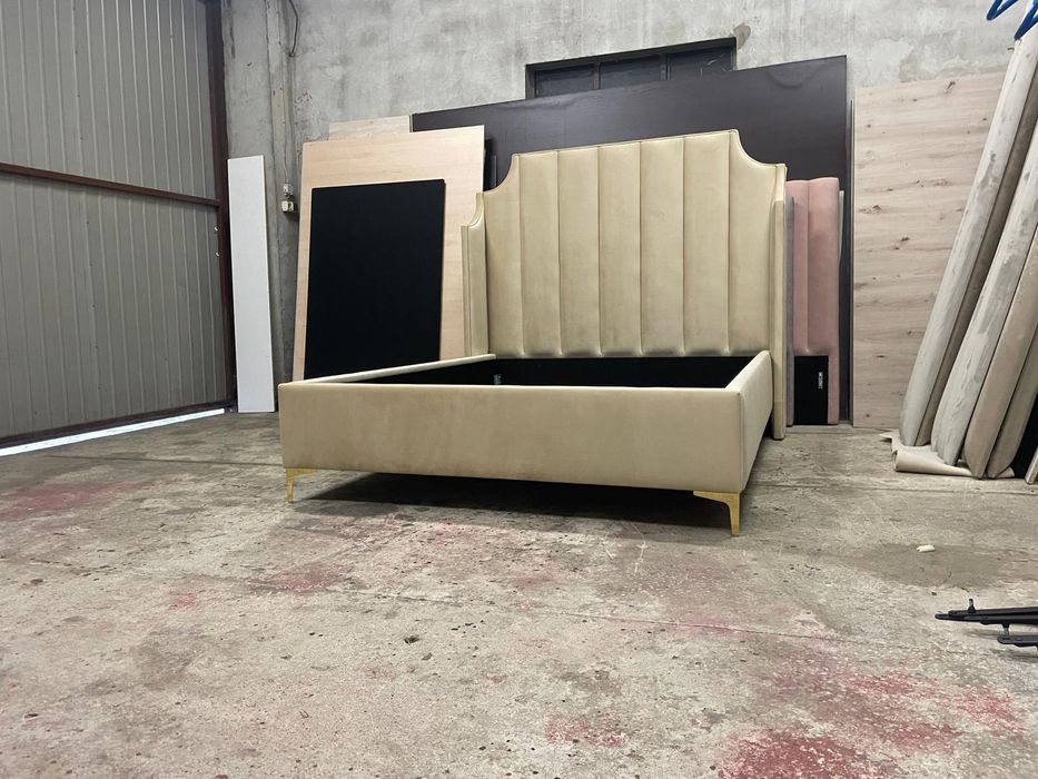 Łóżko tapicerowane pikowane Chesterfield chrom pinezki GLAMOUR welwet