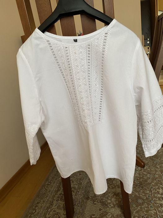 Лляна вишиванка ручної роботи