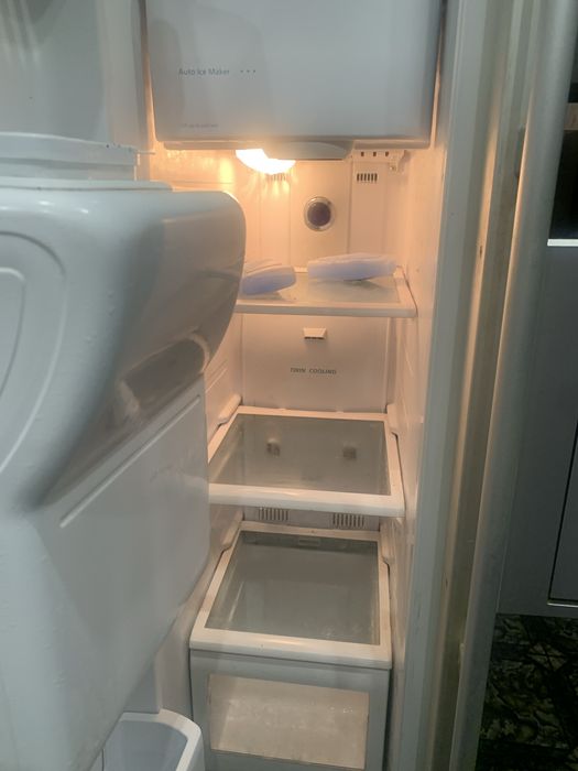 Продам  холодильник Самсунг двухдверный