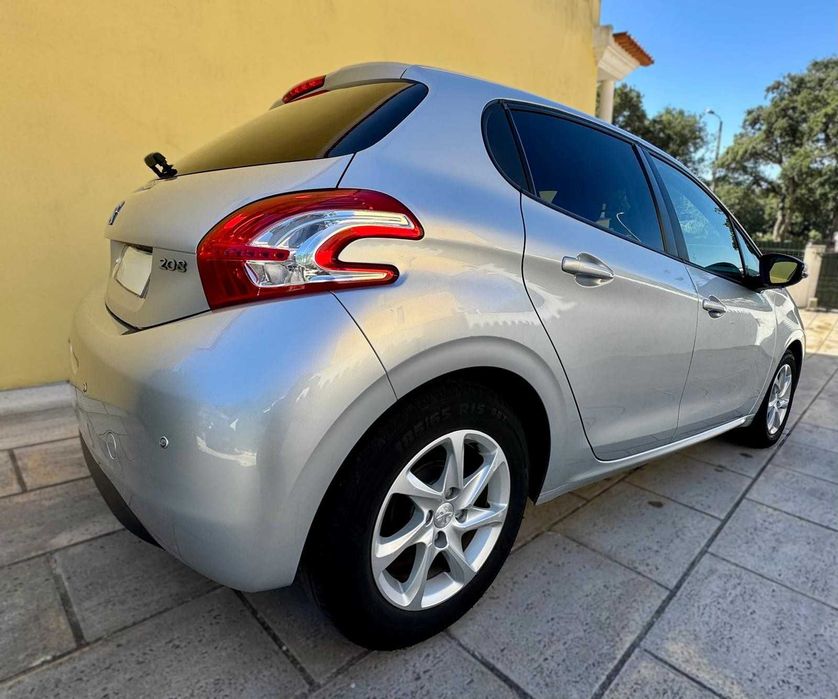 Peugeot 208 1.4 HDi Active 2015 — photo 3