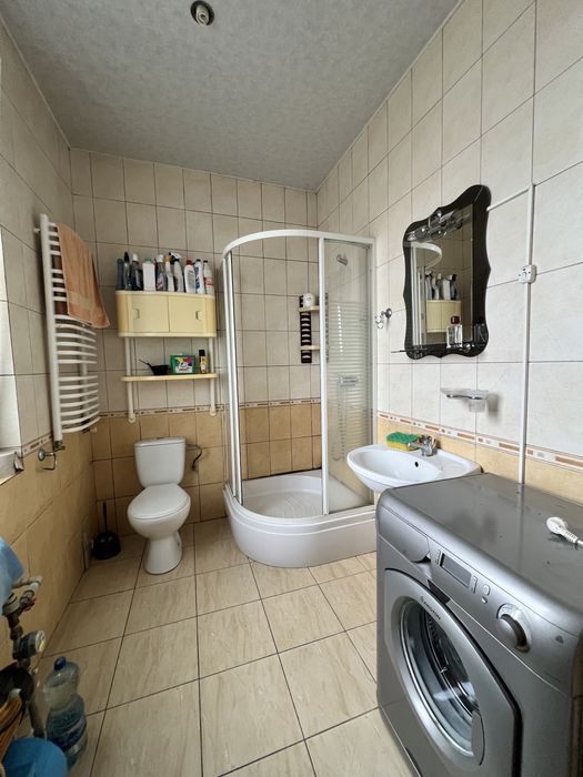 Оренда будинку вул.Коновальця на 3кімнати!