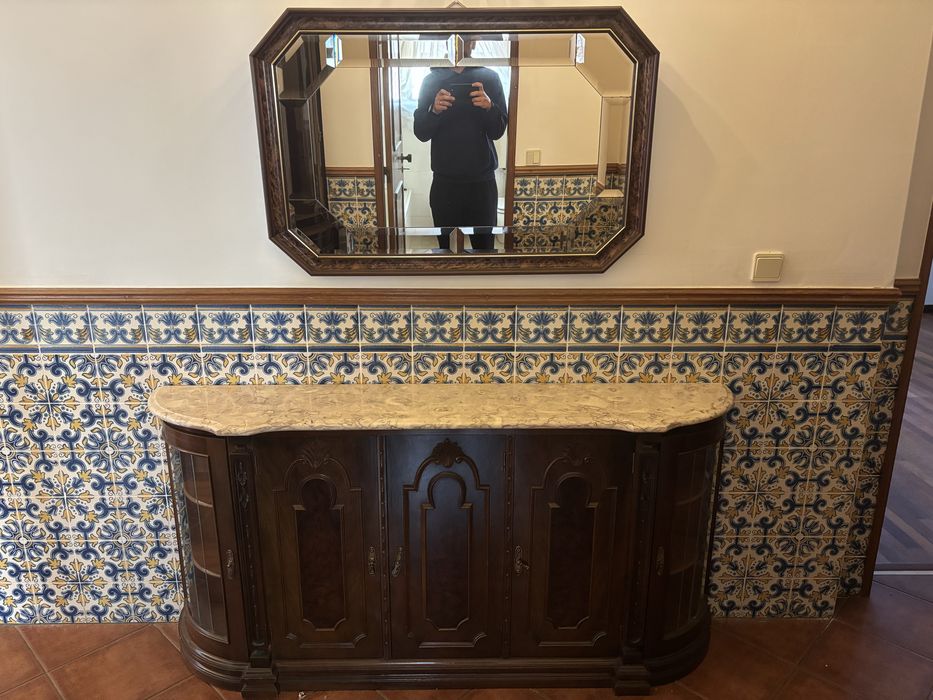 Móvel aparador de corredor com espelho