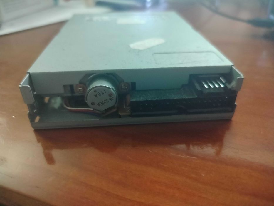 Drive de Disquetes 3.5" Mitsumi D359M3D – A Funcionar