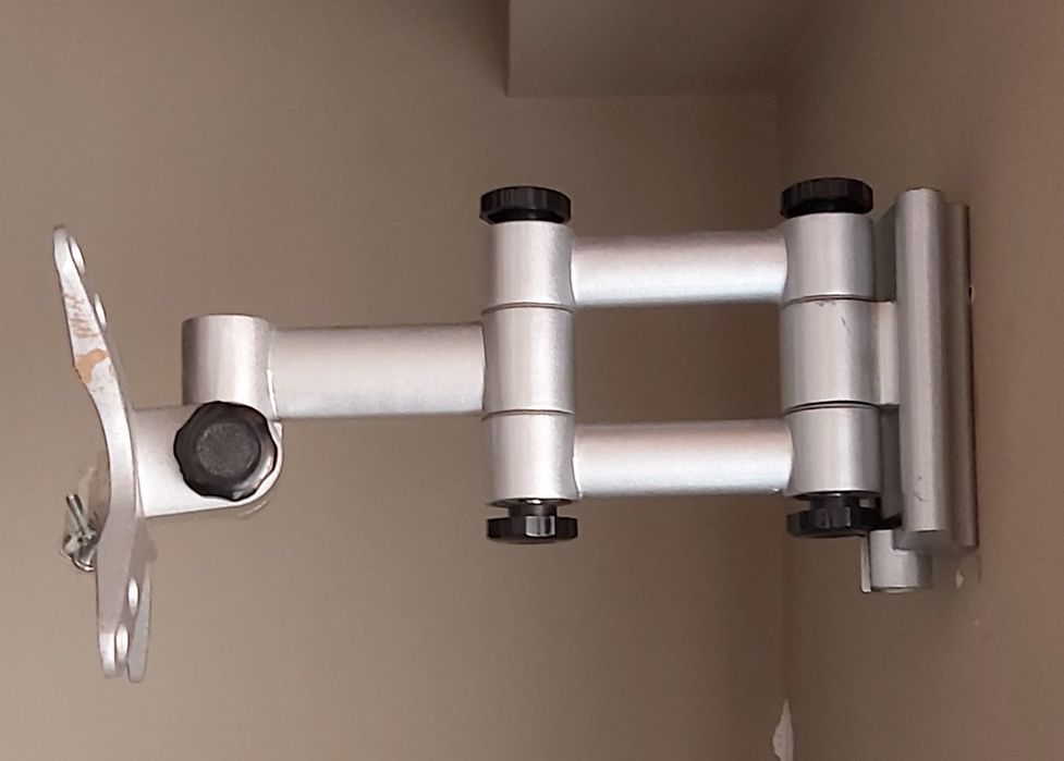 Suporte para tv em bom estádio