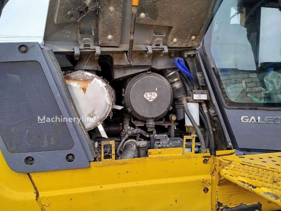 Бульдозер Komatsu D65PX-15