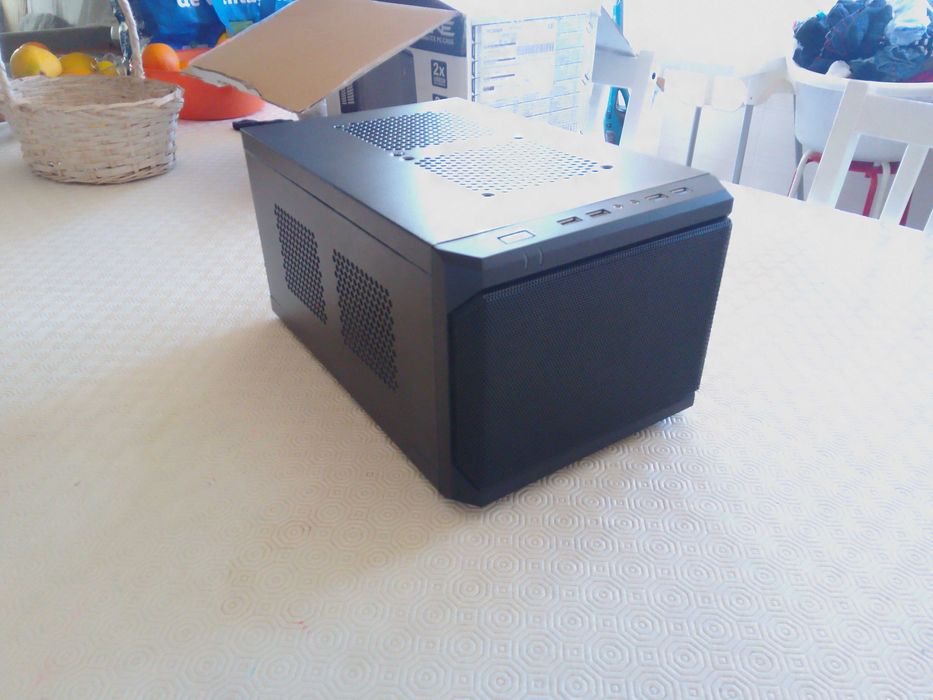 Caixa Mini ITX Sharkoon QB One