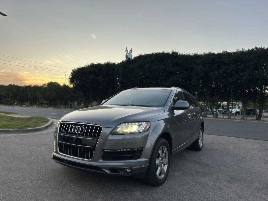 Audi Q7      2015