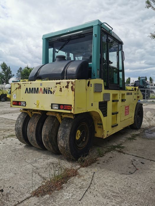 Walec drogowy guma  Ammann AP240
