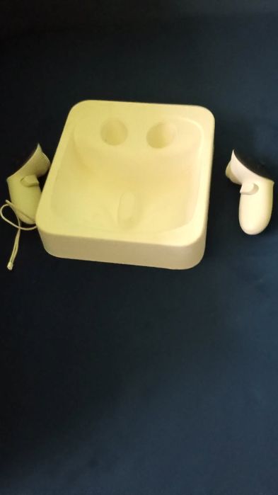 Sprzedam gogle vr meta  quest 3s jeszcze 1 rok gwarancji.