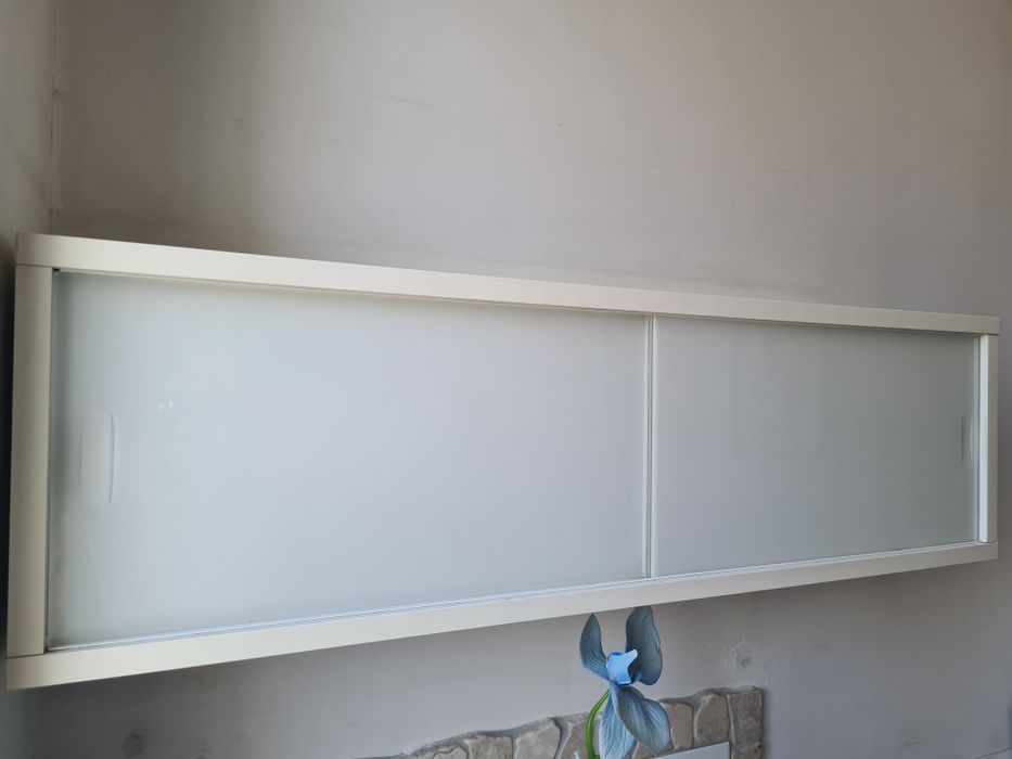 Szafka wisząca / witrynka IKEA Osthamra