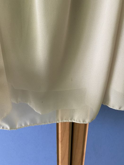 Kremowa nude sukienka hiszpanka boho