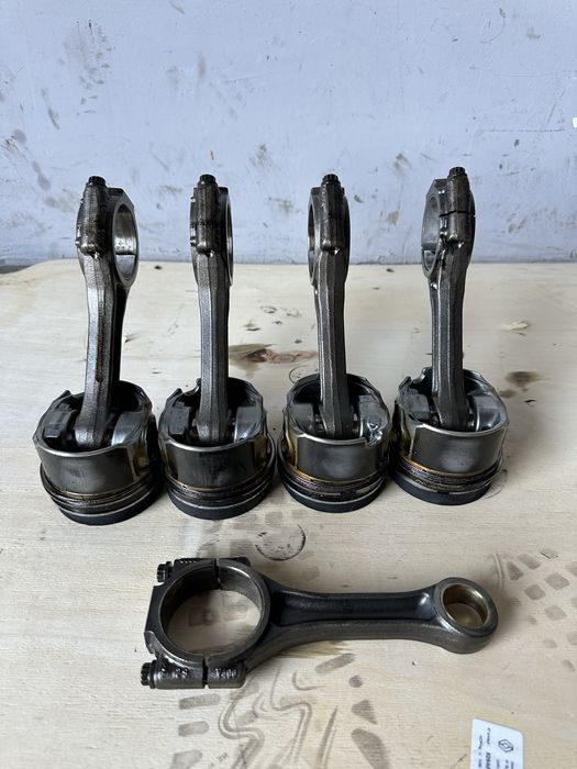 Поршень Шатун Мотор 2.5 Volkswagen Krafter