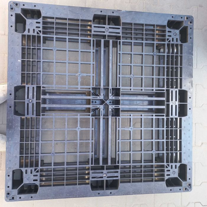 Palety plastikowe ,120x100