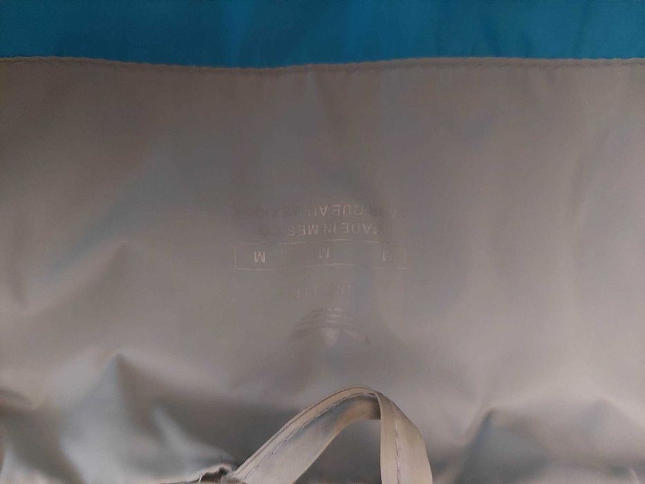 Зимова куртка Adidas бомбер, розмір M