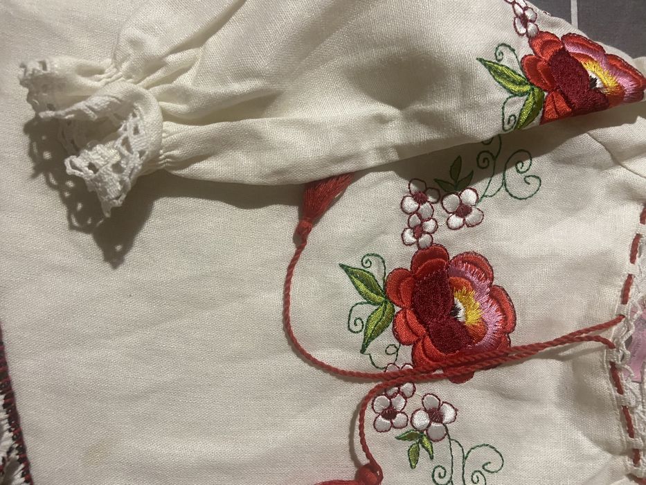 Вишитий костюмчик