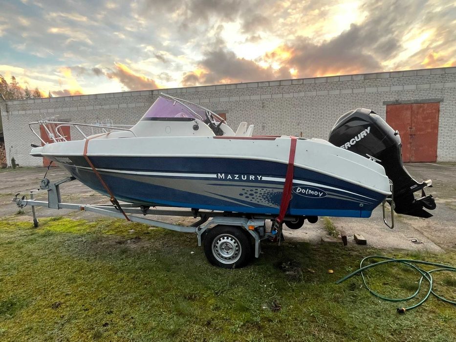 Kabinowa łódź motorowa Mazury 550 WA, silnik mercury 115 KM