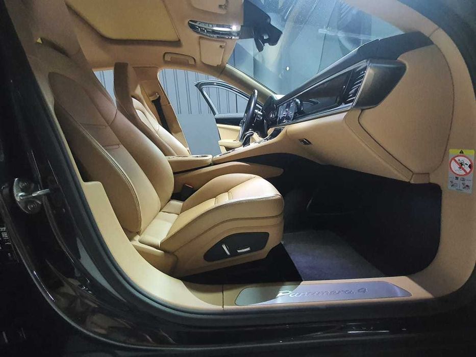 Porsche Panamera 4 E-Híbrido – Elegância que Respira Potência.