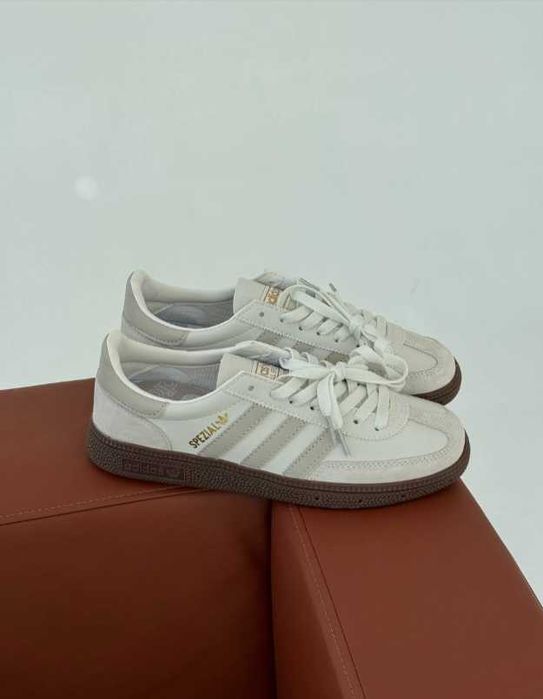 Нові Жіночі Adidas Spezial Beige