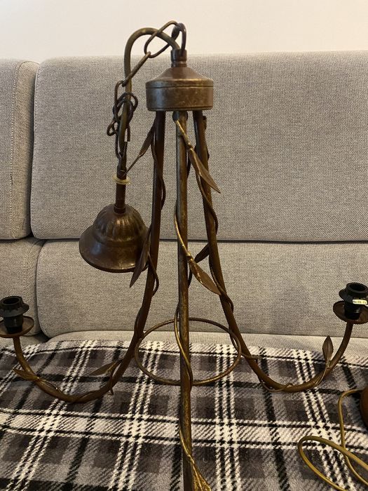 Conjunto de candeeiros de quarto.