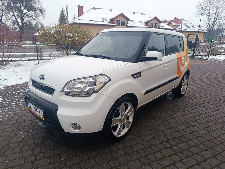 Kia Soul 1,6 b 2010 r zadbany zarejestrowany klima hak