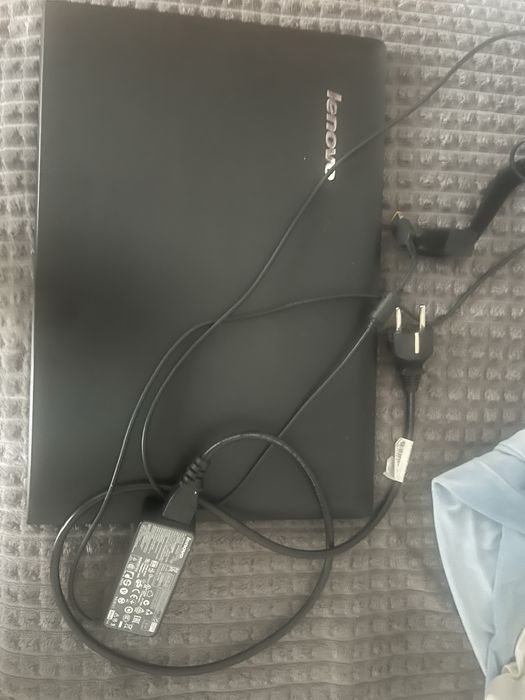 Laptop Lenovo  stan  bardzo dobry