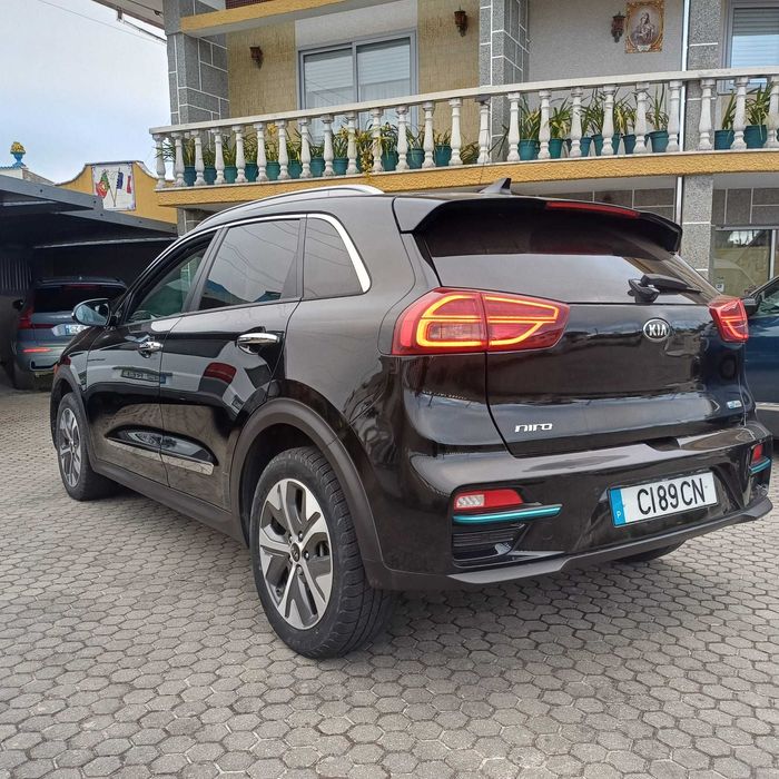 KIA E-NIRO 64kWh 204cv EXECUTIVE c/garantia construtor