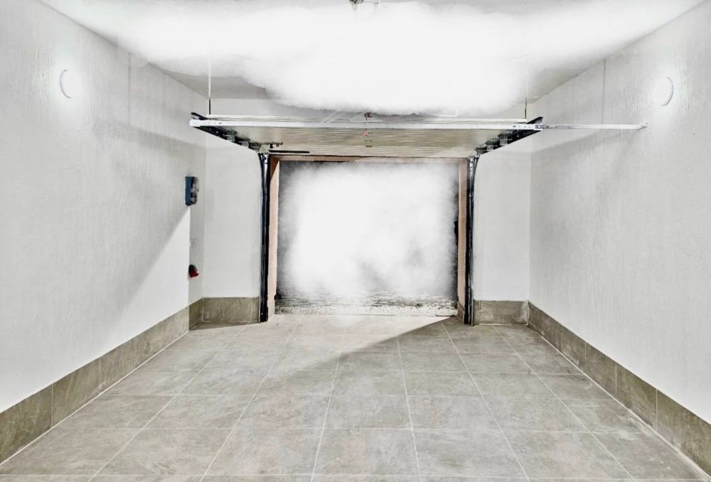 Продається в центр.частин.в новобуд.з світлом,водою.