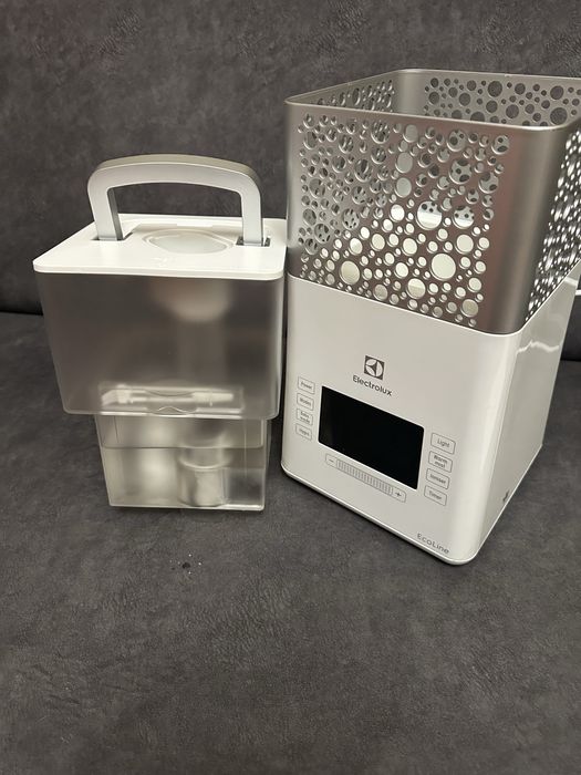 Ультразвуковой увлажнитель воздуха Electrolux EHU-3710D/EHU-3715D.