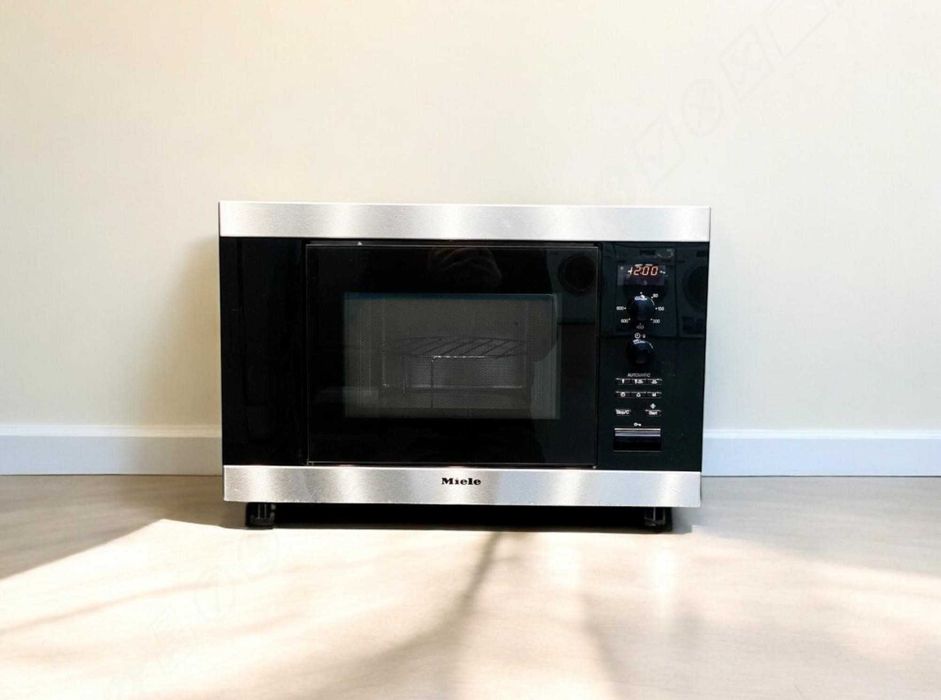 Микроволновая печь Miele M 8160-2 CleanSteel СВЧ встроенная