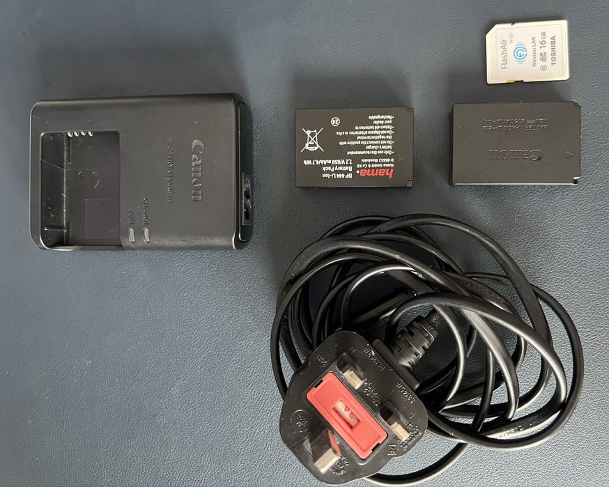 Canon 100D + 3 objectivas + 2 Baterias + carregador + SD card