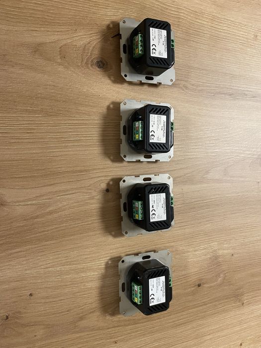 Tech F-12b termostaty