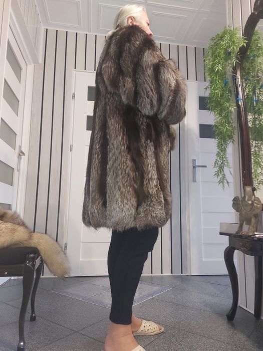 Futerko ,,Srebrne lisy" rozm 38-40 .