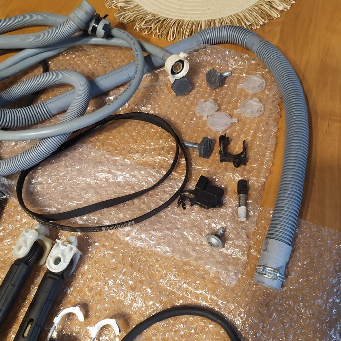 Części różne do pralki Whirlpool typu AWO/C , AWO/D.