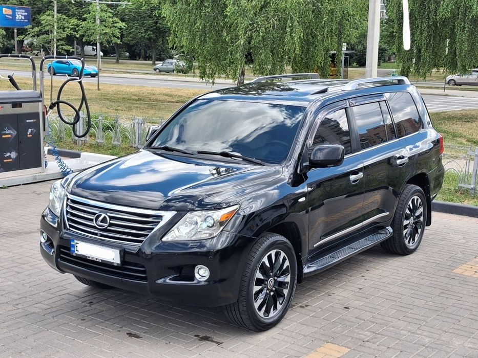 Lexus LX570 в гарному стані Торг є