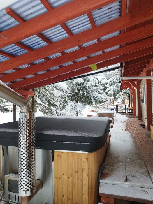 Domek w górach z prywatną plażą.