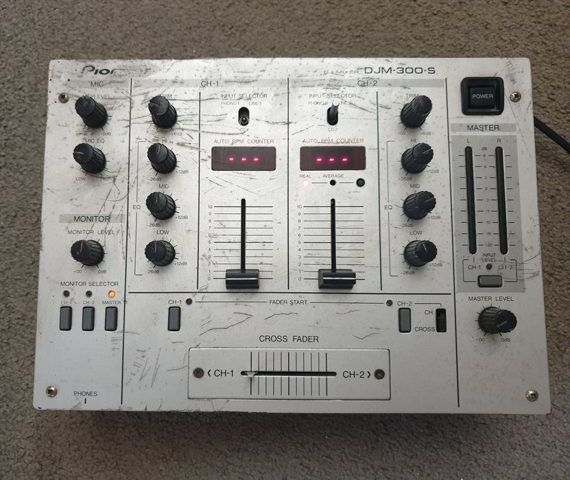 Mesa de mistura Pioneer