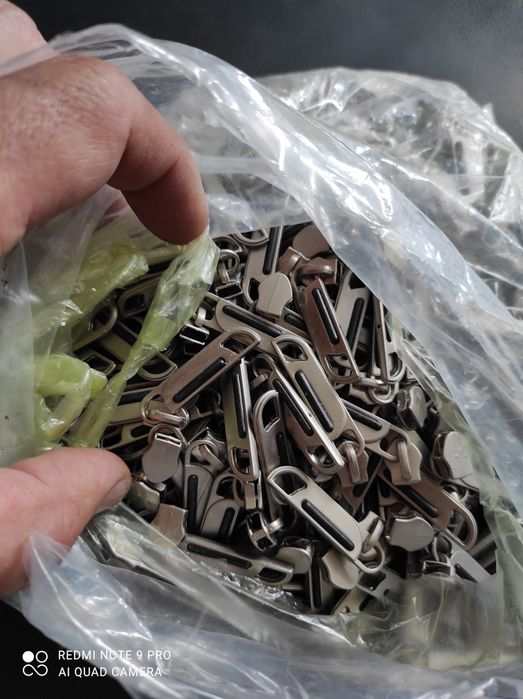 Молнии  на метраж и бегунки