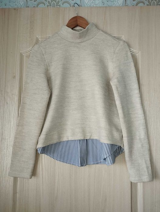 Продам свитер с имитацией рубашки