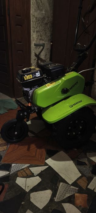 Motoenxada a gasolina