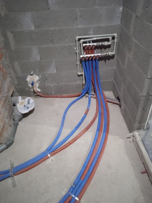 Сантехник.Водопровод,канализация,монтаж теплої підлоги Київ ,заміна ст