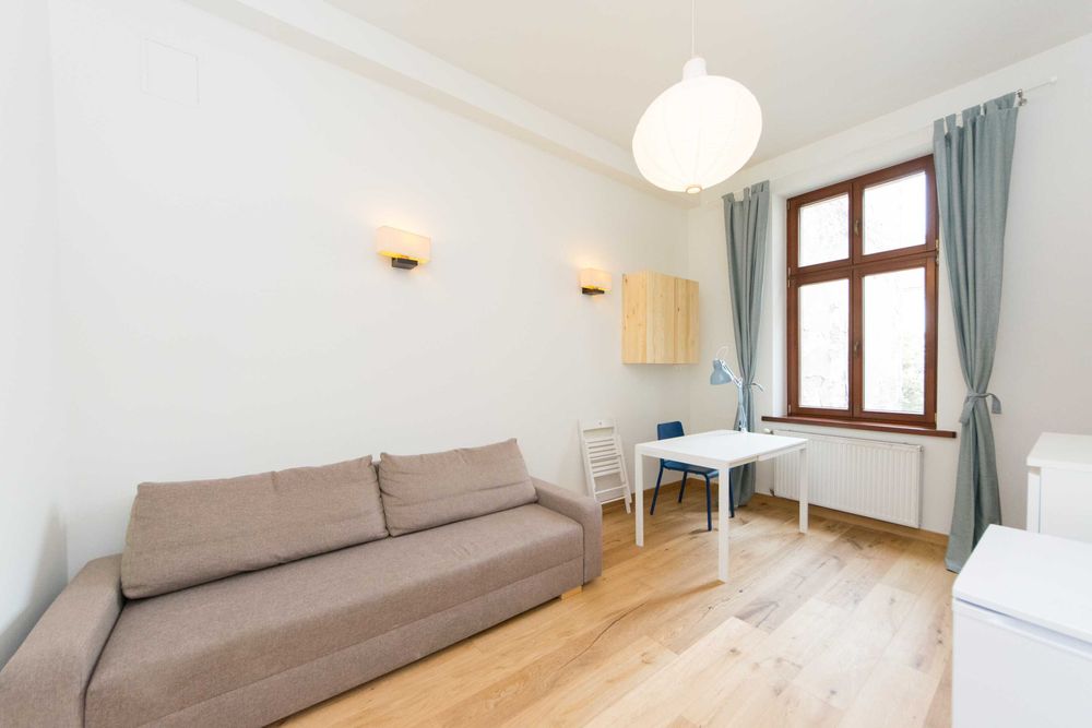 Kawalerka przy ul. Zyblikiewicza / Stare Miasto / "Poczta Główna" / ENG