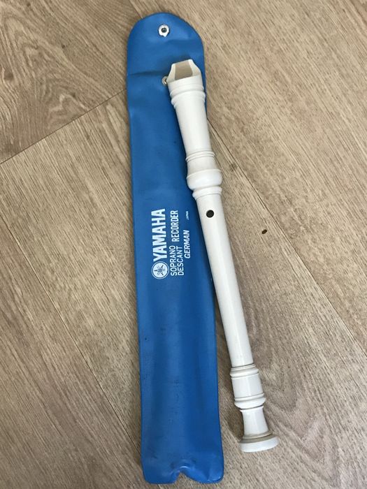 Flauta doce soprano Yamaha modelo YRS-24B