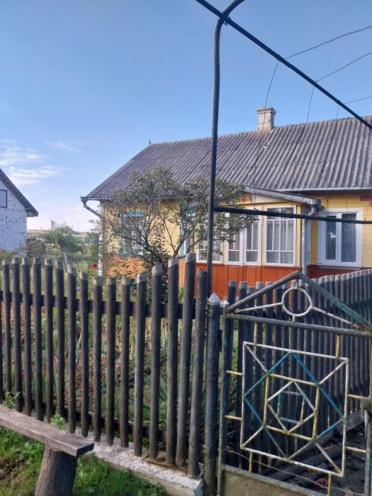 Продам будинок у селі Голишів