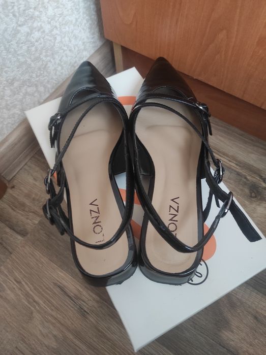 Босоніжки / слінгбенг / туфлі 39 40 розмір чорні оригінальні кожа