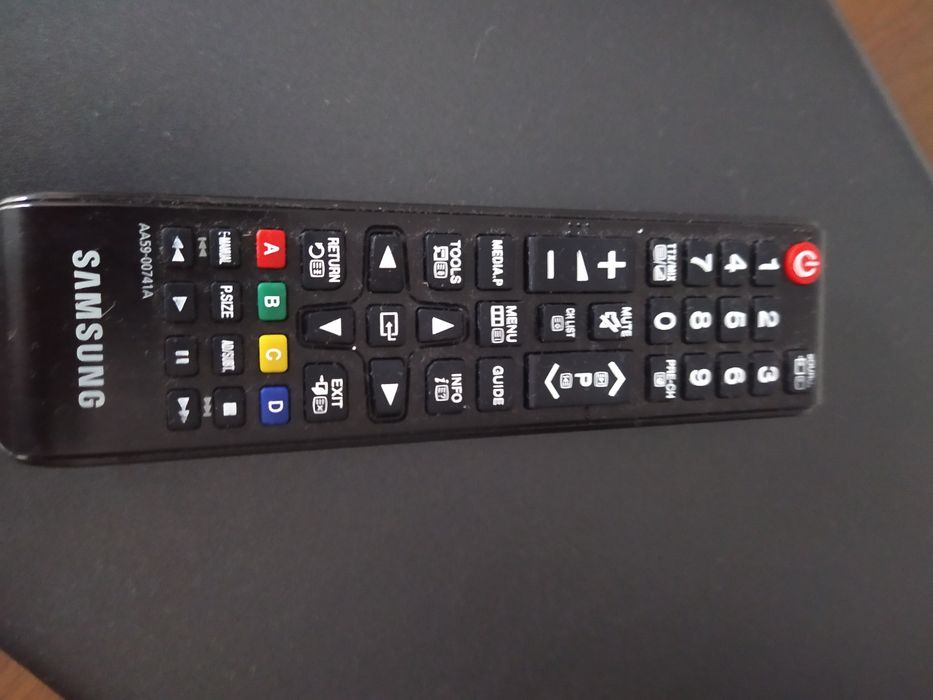 Продам  Led телевизор Samsung UE28H4000KA.Повреждена матрица.