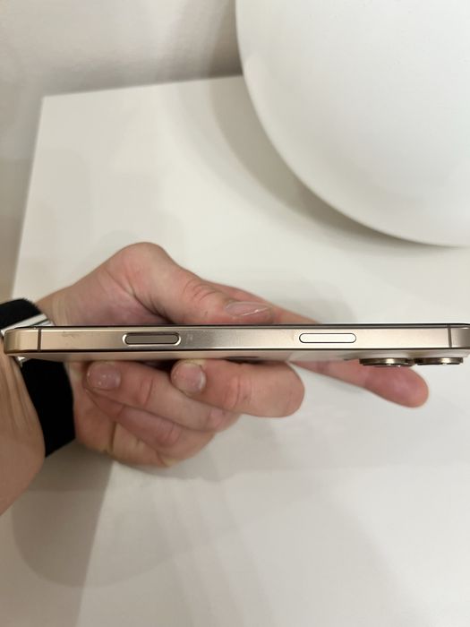 iPhone 16 Pro Max 256 GB  Desert Titanium  bateria 94%