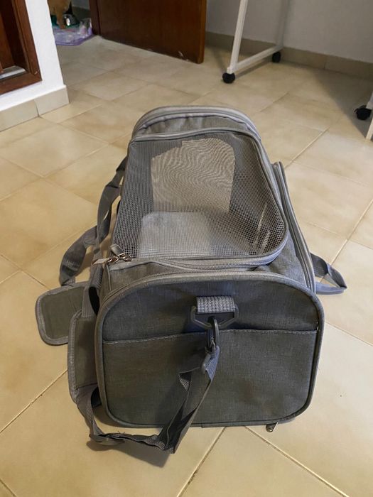 Bolsa/mala de viagem pra animas.