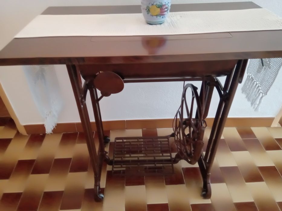 Máquina de costura Husqvarna made in Sweden